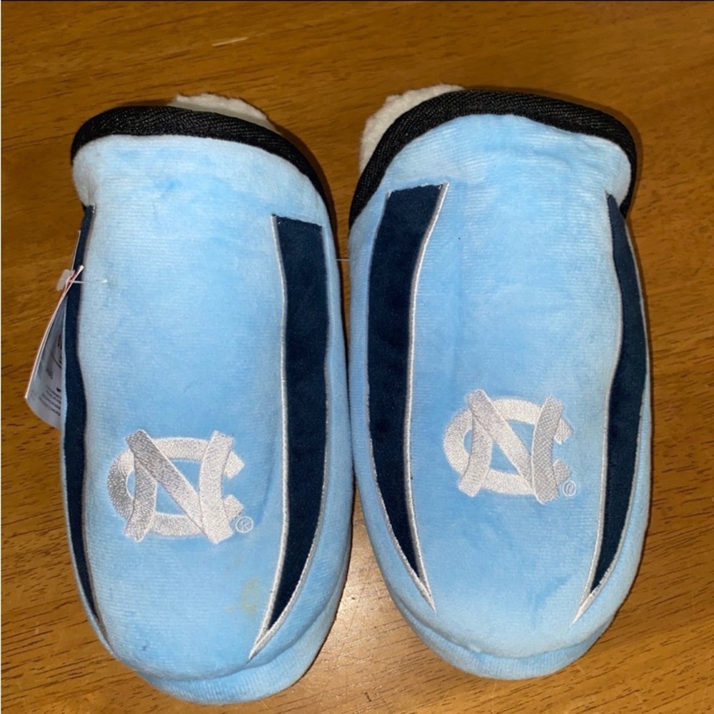 Men’s (S 7/8) FOCO Men's North Carolina Big Logo Color Blue Slippers. NWT.